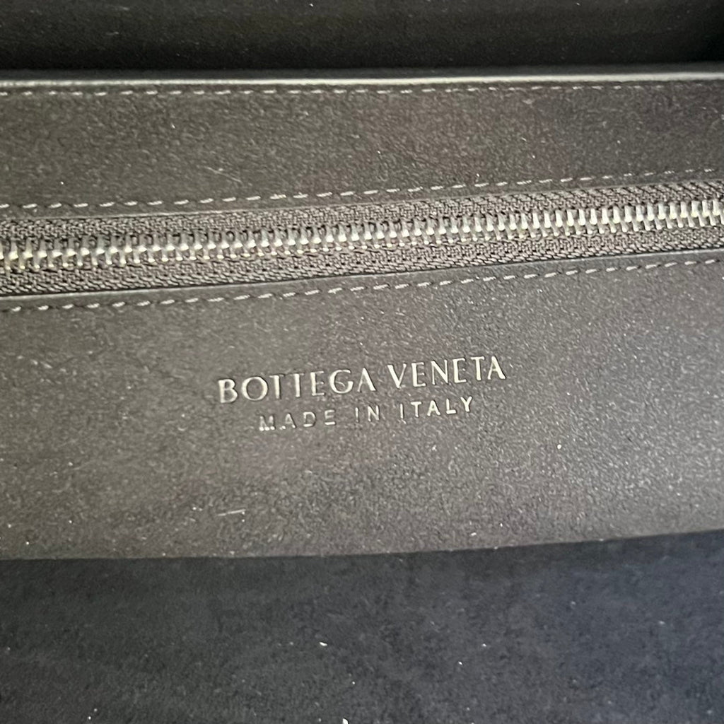 BOTTEGA VENETA ARCO 36 BAG IN BLACK LAMBSKIN