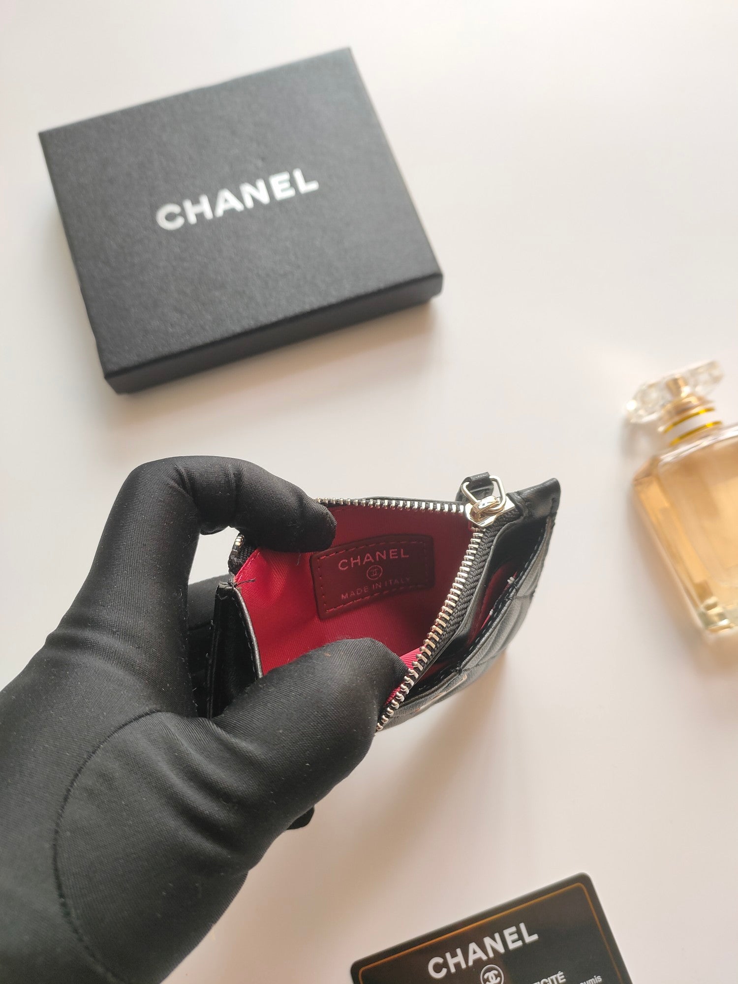 CHANEL ZIPPED CARD HOLDER 11.5 BLACK CALFSKIN