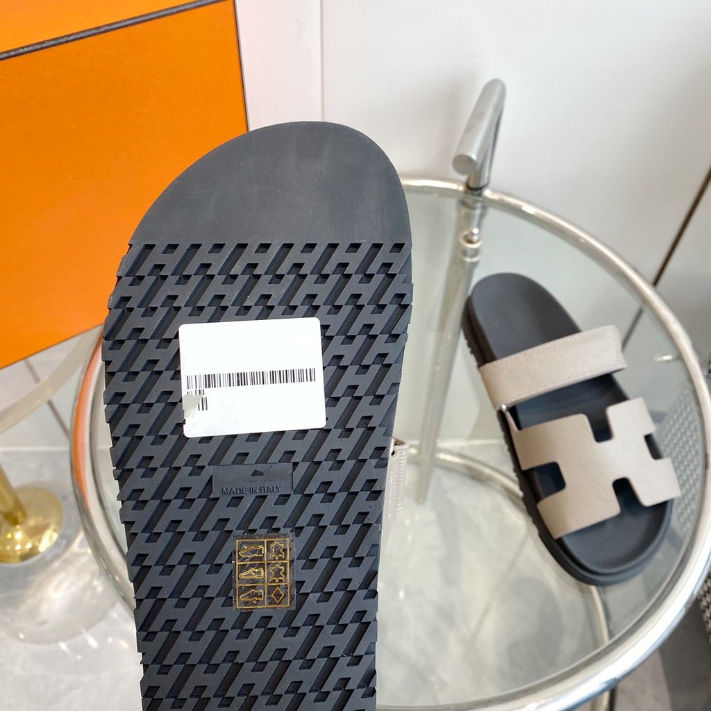HERMES CHYPRE EPSOM Sandal gray Leather