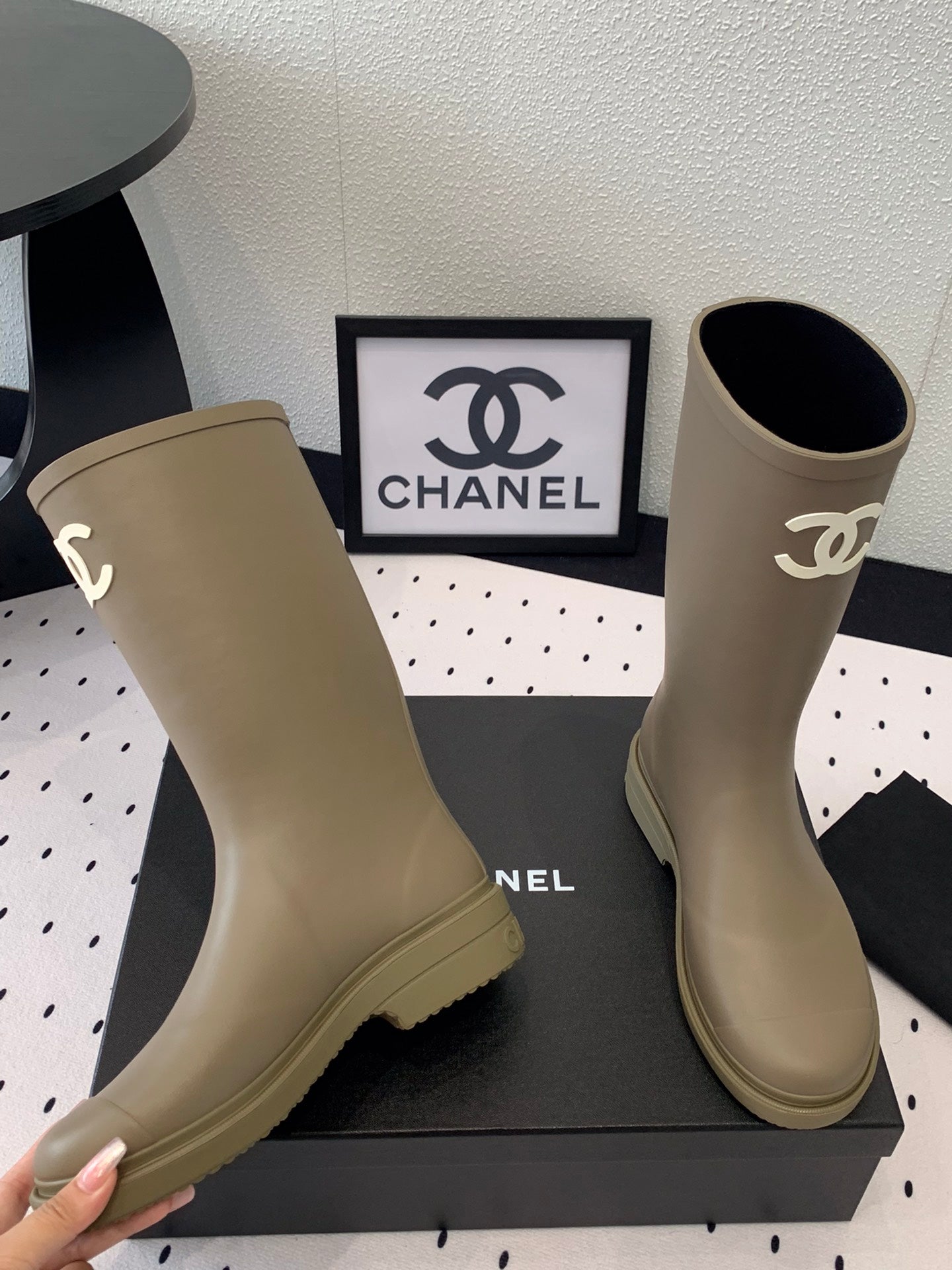 CHANEL rainboot  dark beige
