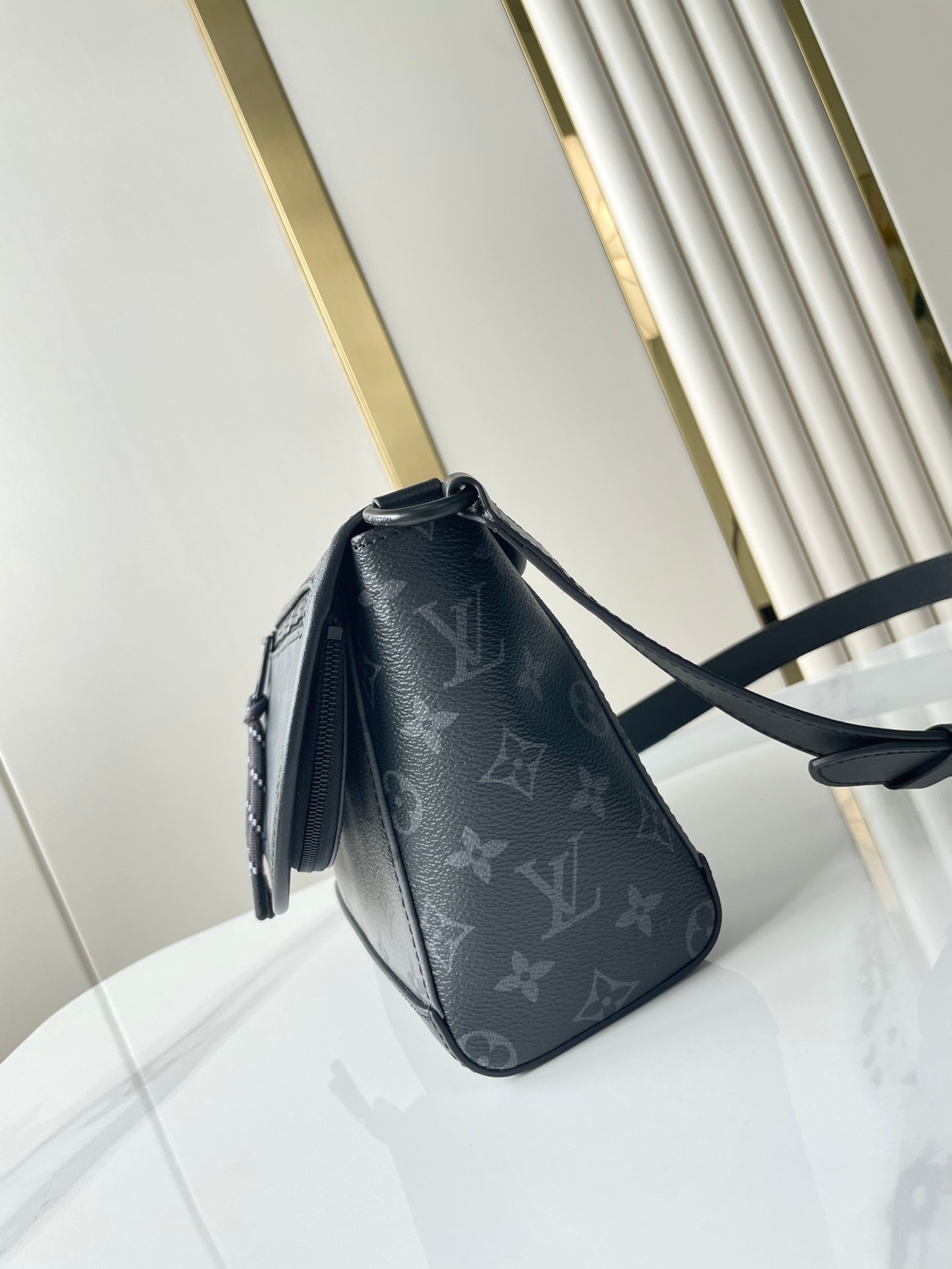 LOUIS VUITTON PULSE MESSENGER 26 IN GUN METAL MONOGRAM ECLIPSE COATED CANVAS