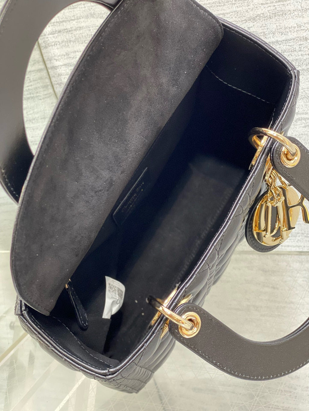 DIOR MEDIUM LADY BAG 24 IN BLACK CALFSKIN GOLD HARDWARE