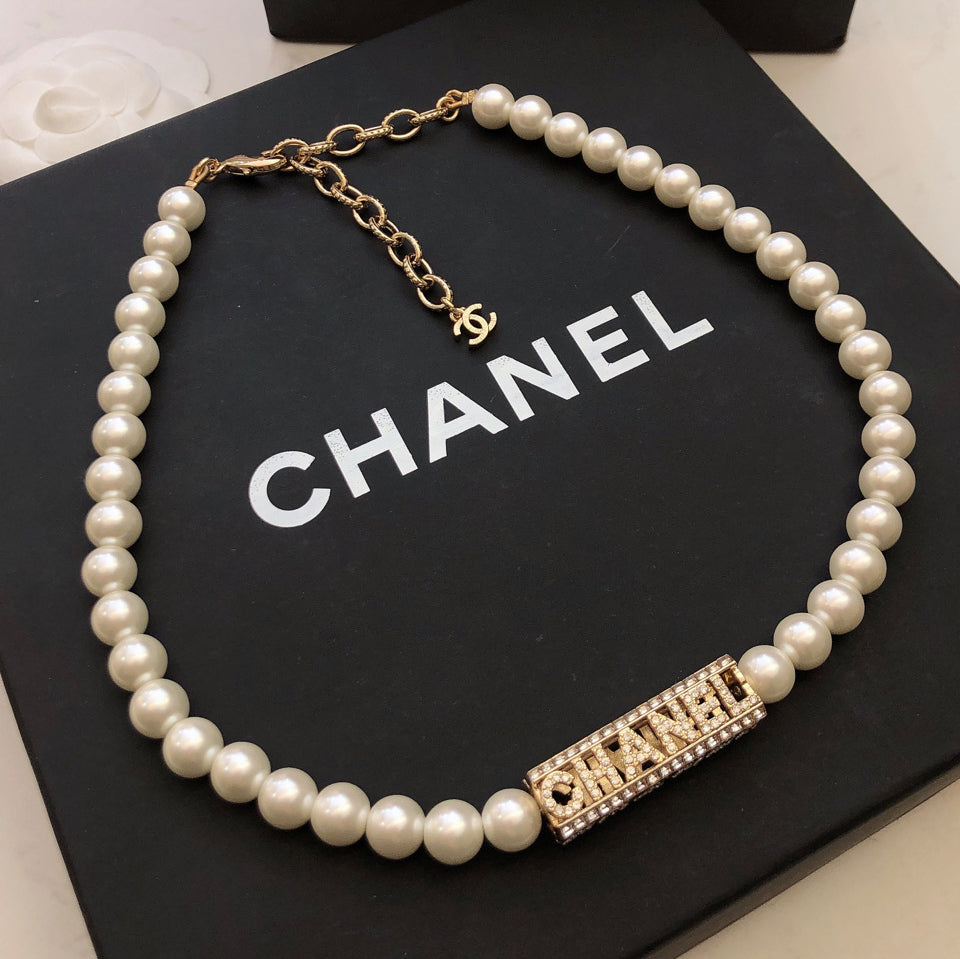 18K  Chanel Scripe Pearls Chain Necklace