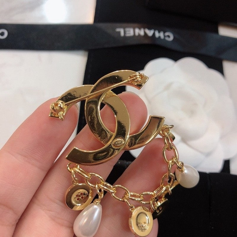 18K  Chanel Pearl Pendant Brooch