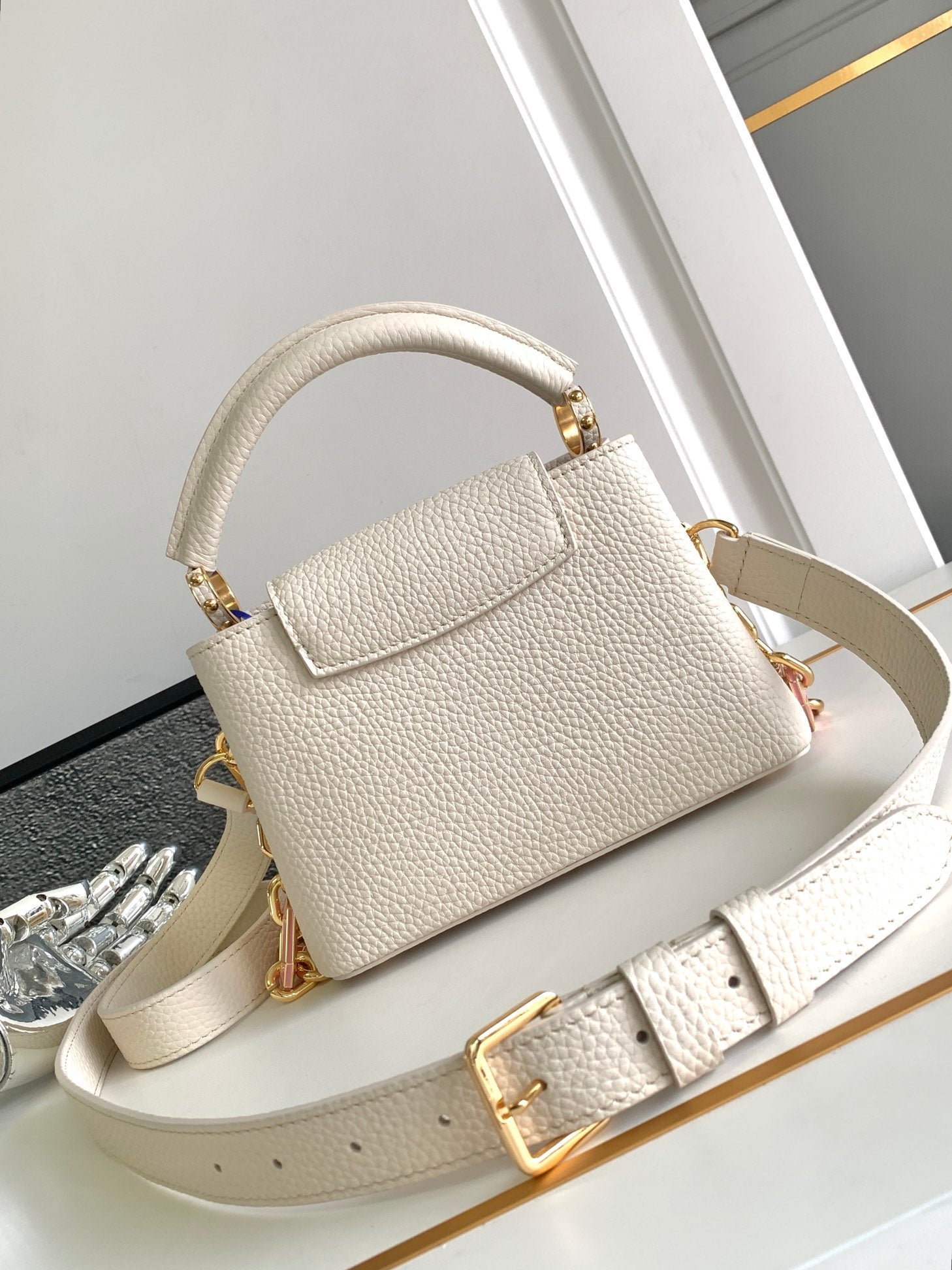 LOUIS VUITTON CAPUCINES MINI 21 IN PEARL WHITE TAURILLON GOLD HARDWARE