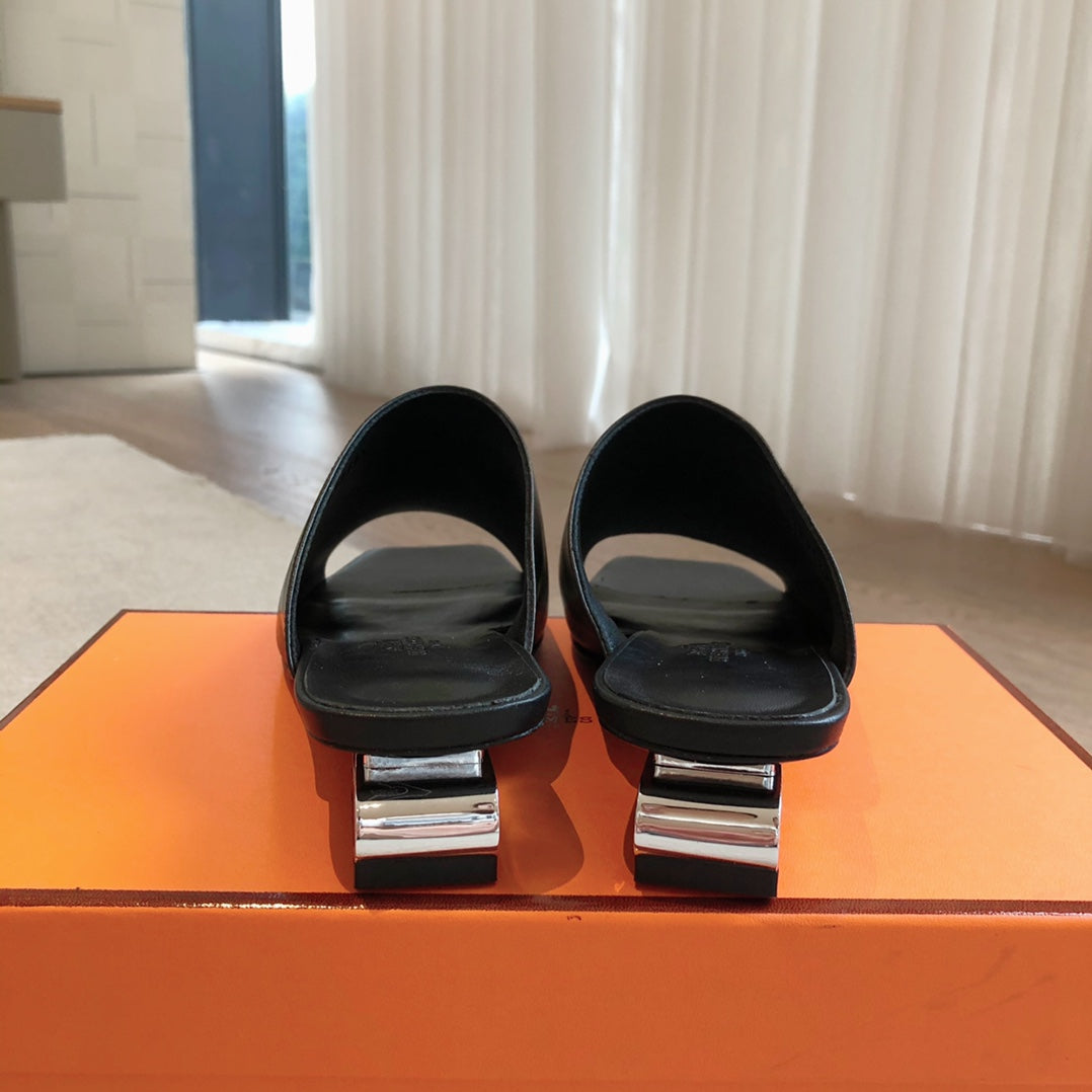HERMES ICONIQUE 25 SANDAL BLACK CALFSKIN