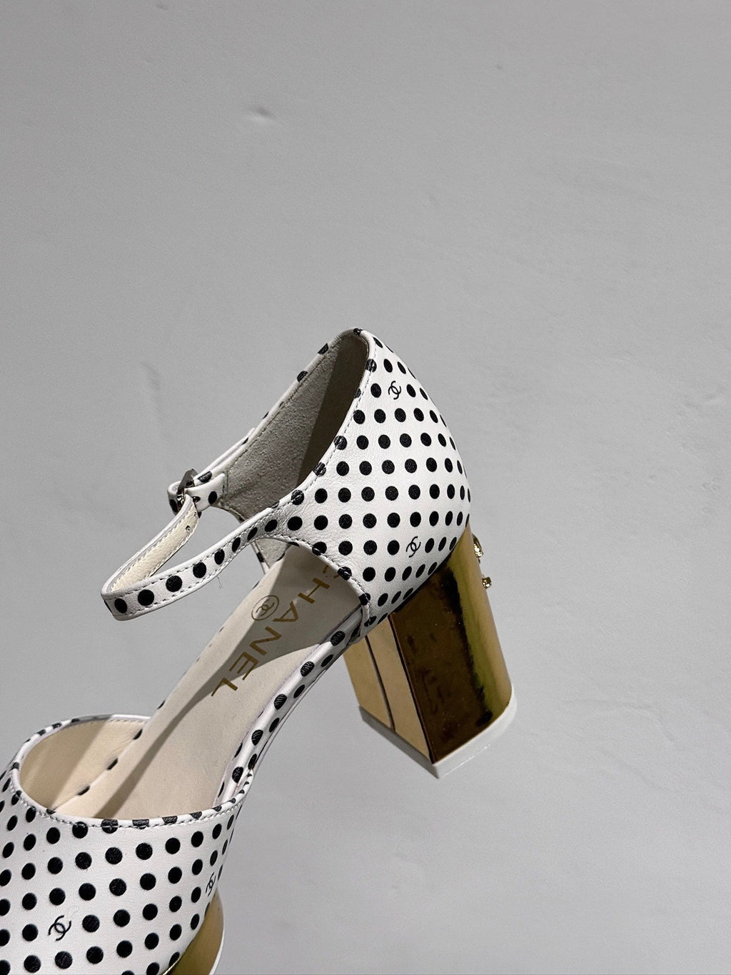 CHANEL BLOCK HEEL SANDALS WHITE POLKA DOT SHEEPSKIN