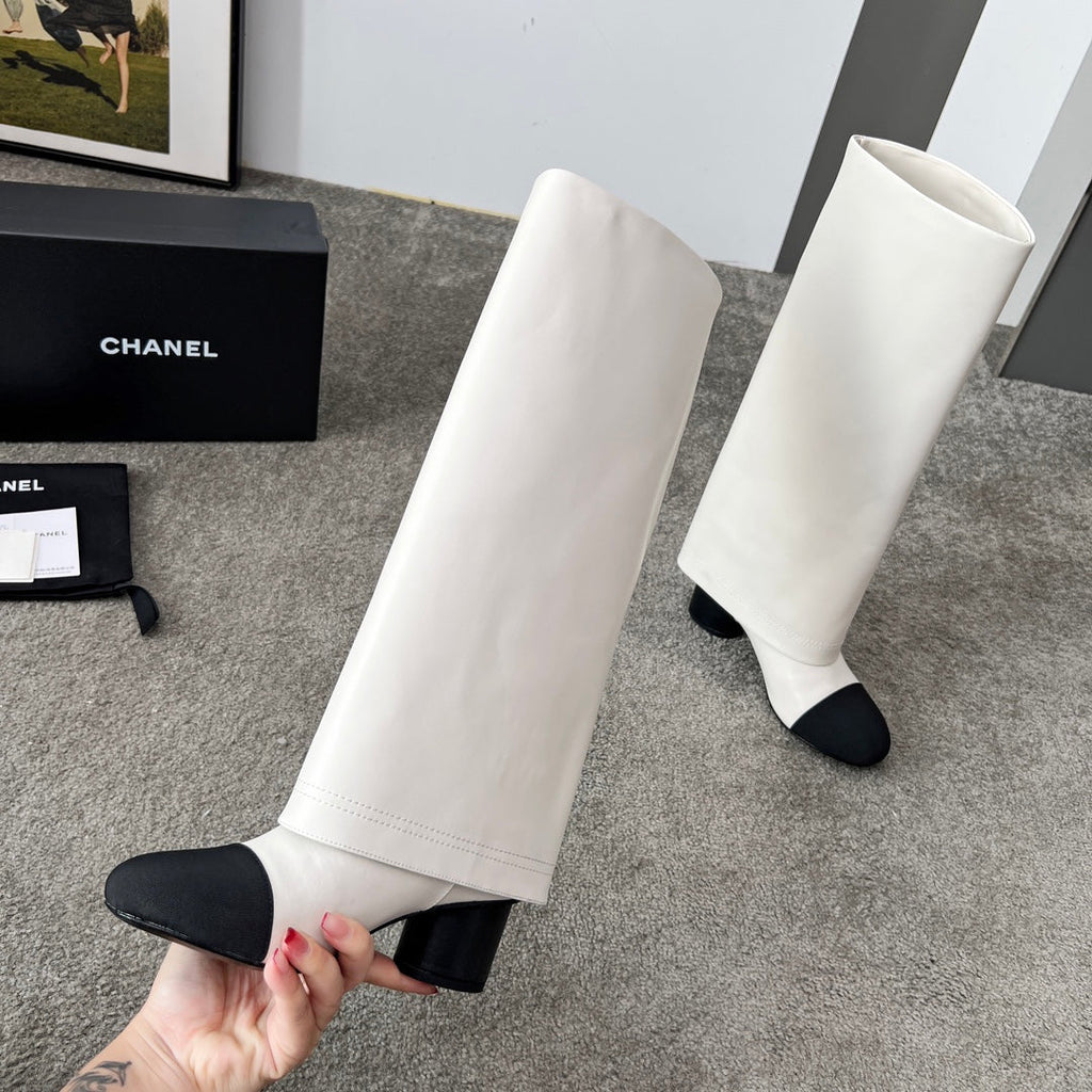 CHANEL 25S HIGH BOOTS 55MM IN IVORY BLACK CALFSKIN AND CANVAS GOLD HARDWARE