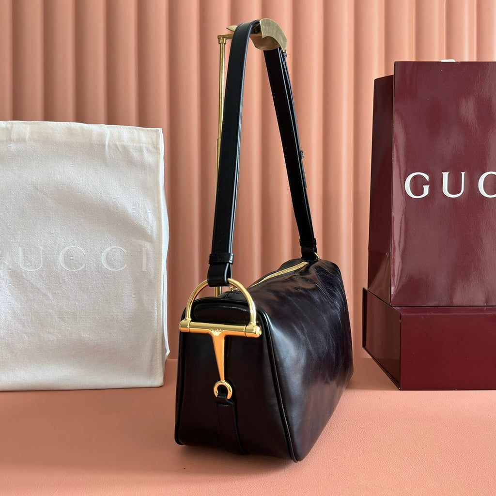 GUCCI 26S SHOULDER BAG 31 IN BLACK SHINY CALFSKIN