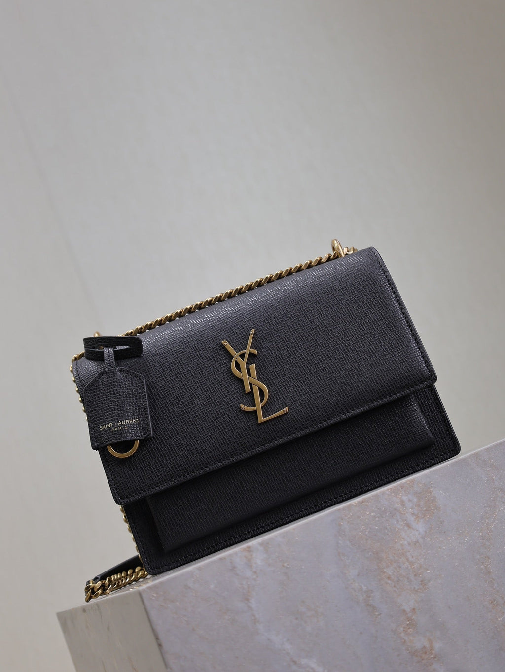 YSL 25S SUNSET MEDIUM 22 IN BLACK GRAINED CALFSKIN GOLD HARDWRE